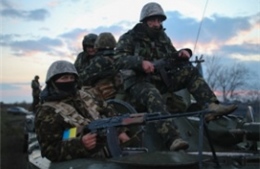 Xe tăng hạng nặng Ukraine rầm rập bao vây Slavyansk 